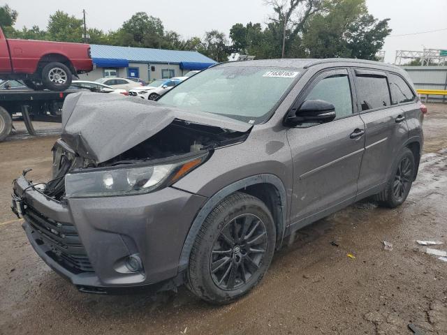2019 TOYOTA HIGHLANDER SE, 