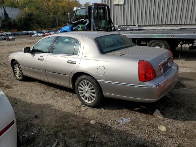 1LNHM81W93Y626429 - 2003 LINCOLN TOWN CAR EXECUTIVE GRAY photo 2