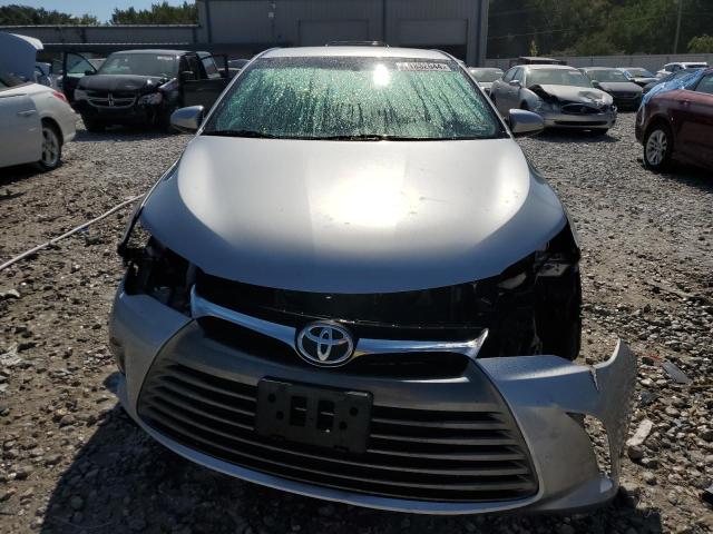 4T4BF1FK3FR488675 - 2015 TOYOTA CAMRY LE SILVER photo 5