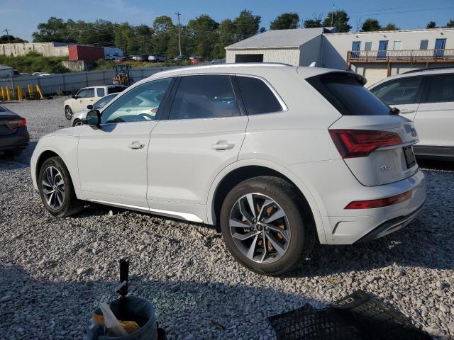 WA1BAAFY6M2126845 - 2021 AUDI Q5 PREMIUM PLUS WHITE photo 2