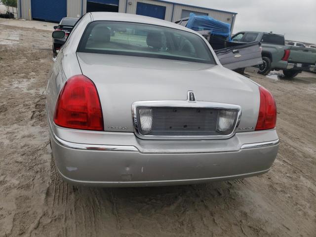 1LNHM81W57Y631150 - 2007 LINCOLN TOWN CAR SIGNATURE Сріблястий фото 6
