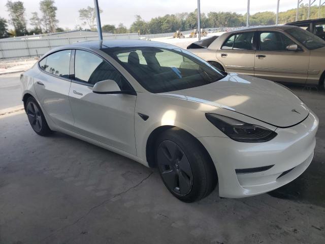 5YJ3E1EA5NF326519 - 2022 TESLA MODEL 3 WHITE photo 4