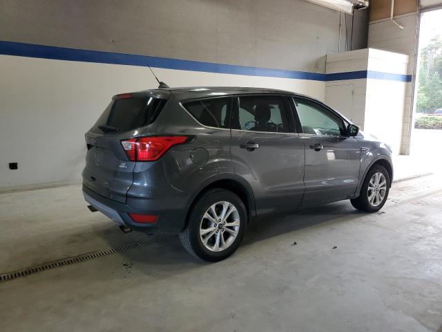 1FMCU9GD0KUB06731 - 2019 FORD ESCAPE SE ნაცრისფერი ფოტო 3