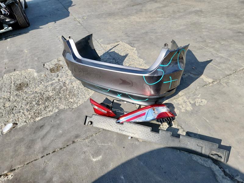 4T1C11AK0LU985490 - 2020 TOYOTA CAMRY LE GRAY photo 12