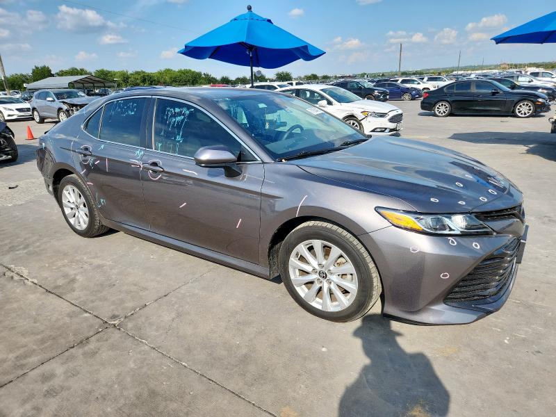 4T1C11AK0LU985490 - 2020 TOYOTA CAMRY LE GRAY photo 4