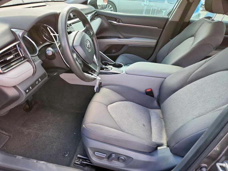 4T1C11AK0LU985490 - 2020 TOYOTA CAMRY LE GRAY photo 7