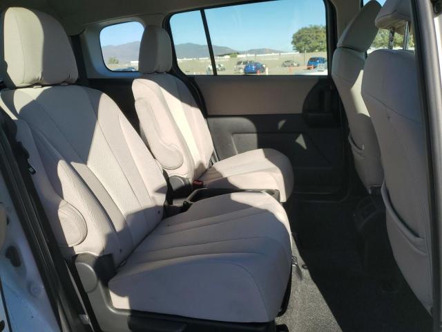 JM1CW2BL9D0144778 - 2013 MAZDA 5 WHITE photo 11