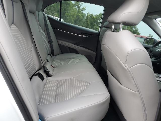 4T1G11AK2NU677595 - 2022 TOYOTA CAMRY SE WHITE photo 10