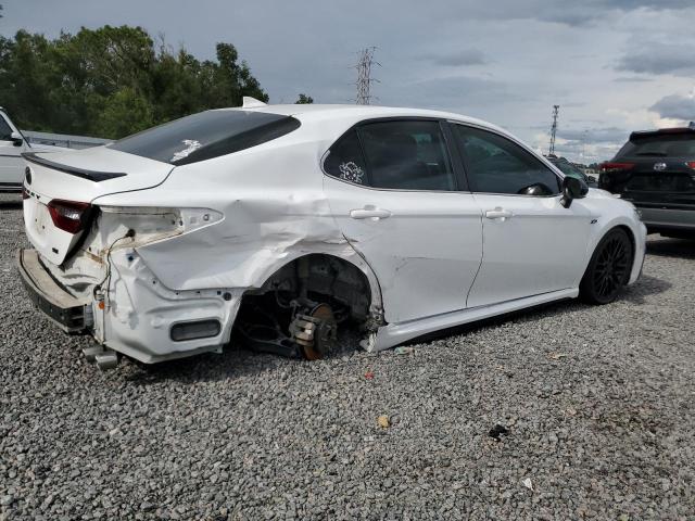 4T1G11AK2NU677595 - 2022 TOYOTA CAMRY SE WHITE photo 3
