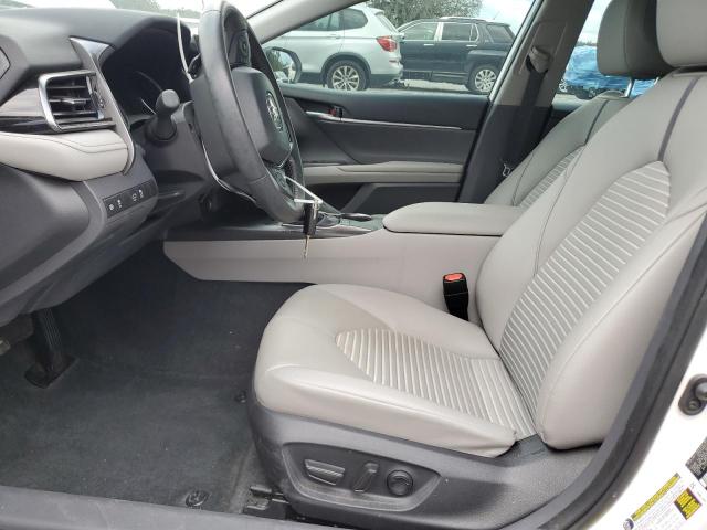 4T1G11AK2NU677595 - 2022 TOYOTA CAMRY SE WHITE photo 7