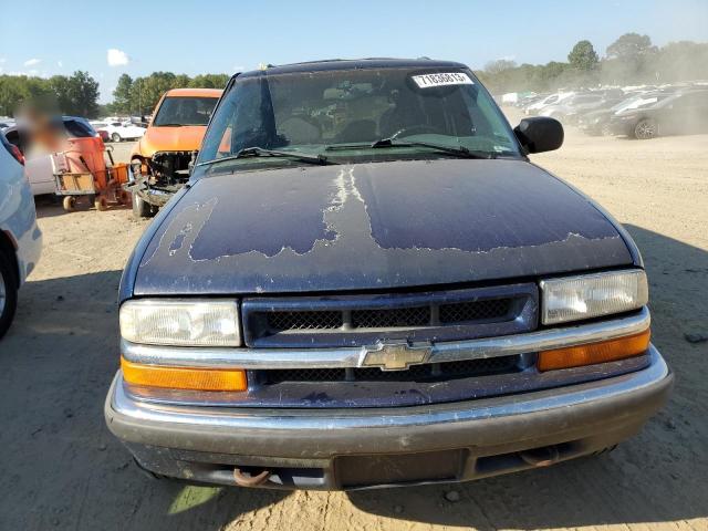 1GNDT13W9Y2282533 - 2000 CHEVROLET BLAZER BLUE photo 5