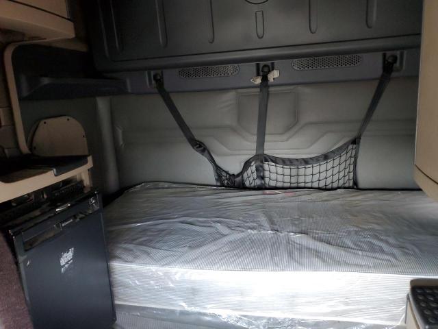 1FUJGLD5XGLHE3692 - 2016 FREIGHTLINER CASCADIA 1 Білий фото 6