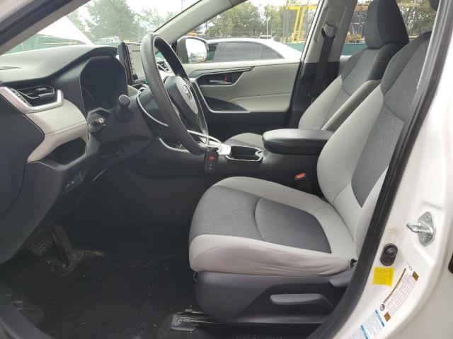 JTMP1RFVXKD024725 - 2019 TOYOTA RAV4 XLE Ақ фото 7