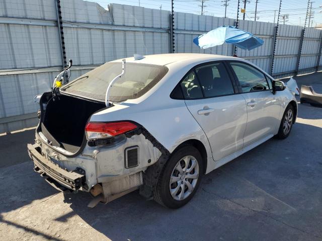 JTDEPRAE5LJ098649 - 2020 TOYOTA COROLLA LE WHITE photo 3