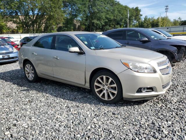 1G11H5SA4DF264933 - 2013 CHEVROLET MALIBU LTZ 奶油色 照片 4