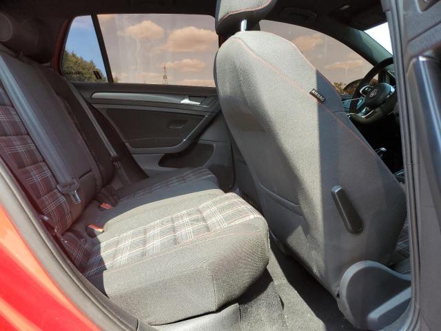 3VW547AU8JM254393 - 2018 VOLKSWAGEN GTI S RED photo 10