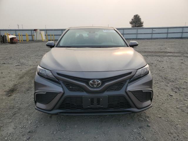 4T1G11BK3RU109425 - 2024 TOYOTA CAMRY SE NIGHT SHADE GRAY photo 5