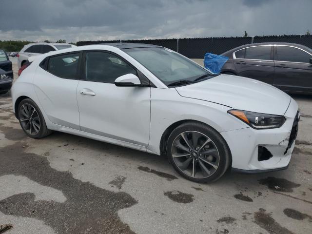 KMHTG6AF6LU030028 - 2020 HYUNDAI VELOSTER BASE WHITE photo 4