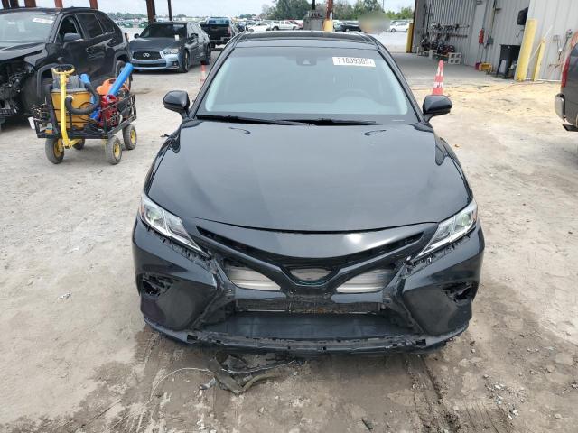 4T1G11AK8LU306003 - 2020 TOYOTA CAMRY SE 黑色 照片 5