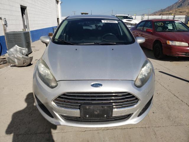 3FADP4EJ2EM111648 - 2014 FORD FIESTA SE SILVER photo 5