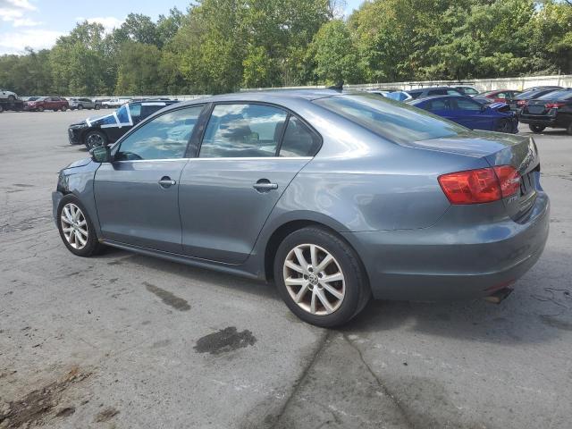 3VWDP7AJ1DM452438 - 2013 VOLKSWAGEN JETTA SE GRAY photo 2