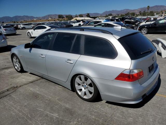 WBANN73556CN02059 - 2006 BMW 530 XIT SILVER photo 2