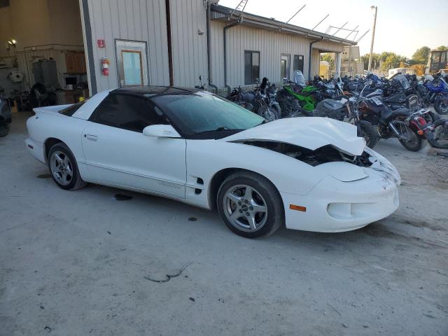 2G2FS22K412145075 - 2001 PONTIAC FIREBIRD WHITE photo 4