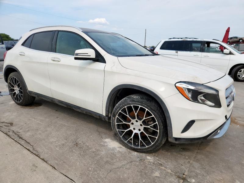 WDCTG4EB2GJ194796 - 2016 MERCEDES-BENZ GLA 250 WHITE photo 4