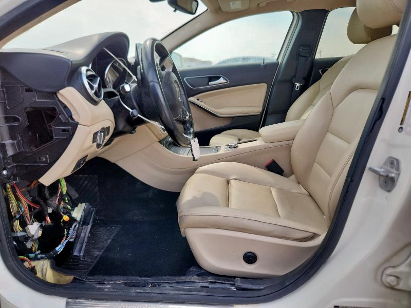 WDCTG4EB2GJ194796 - 2016 MERCEDES-BENZ GLA 250 WHITE photo 7