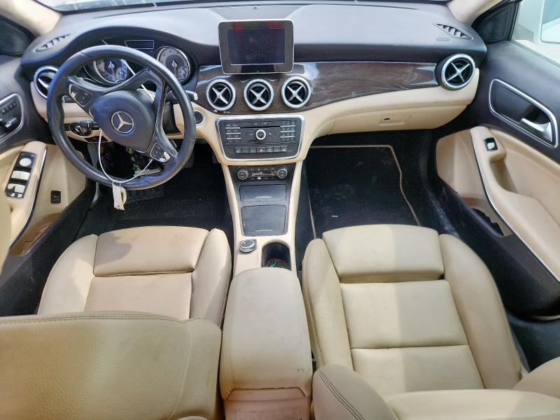 WDCTG4EB2GJ194796 - 2016 MERCEDES-BENZ GLA 250 WHITE photo 8