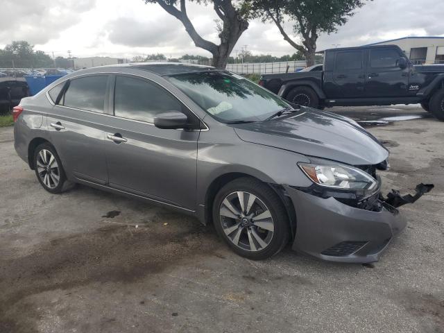 3N1AB7AP5KY304925 - 2019 NISSAN SENTRA S 灰色 照片 4