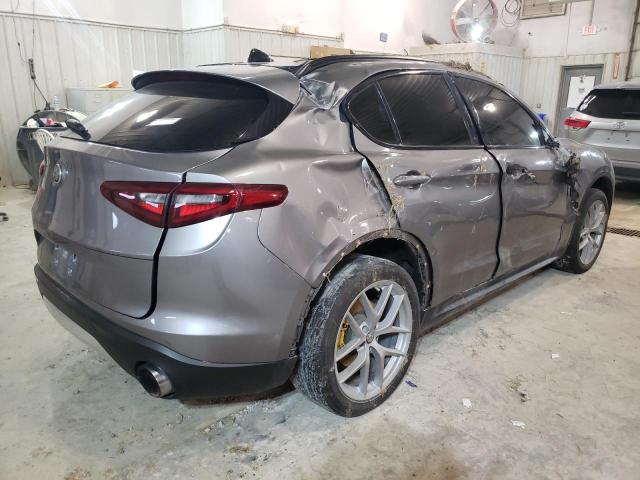 ZASFAKNN2J7C02720 - 2018 ALFA ROMEO STELVIO TI SPORT GRAY photo 3