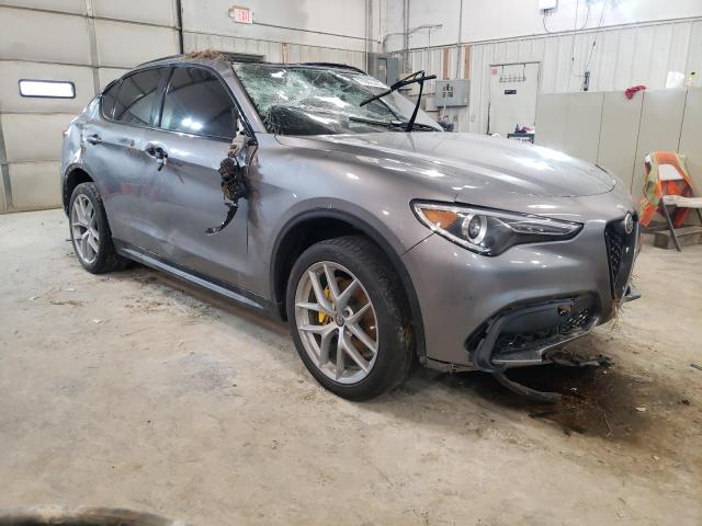 ZASFAKNN2J7C02720 - 2018 ALFA ROMEO STELVIO TI SPORT GRAY photo 4