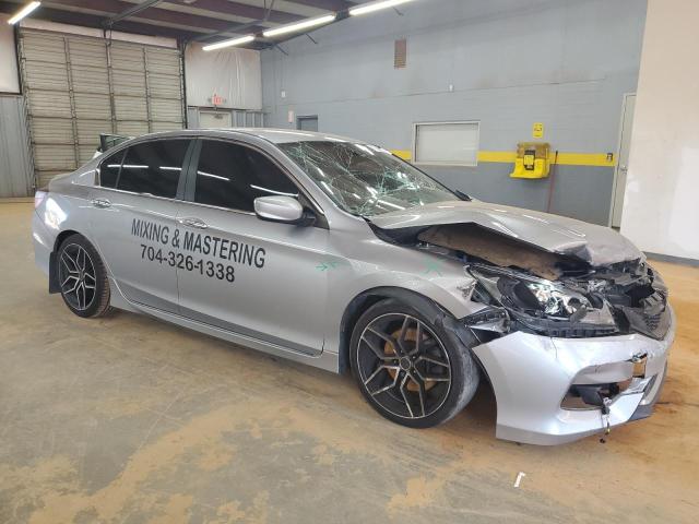 1HGCR2F61HA026916 - 2017 HONDA ACCORD SPORT ვერცხლისფერი ფოტო 4