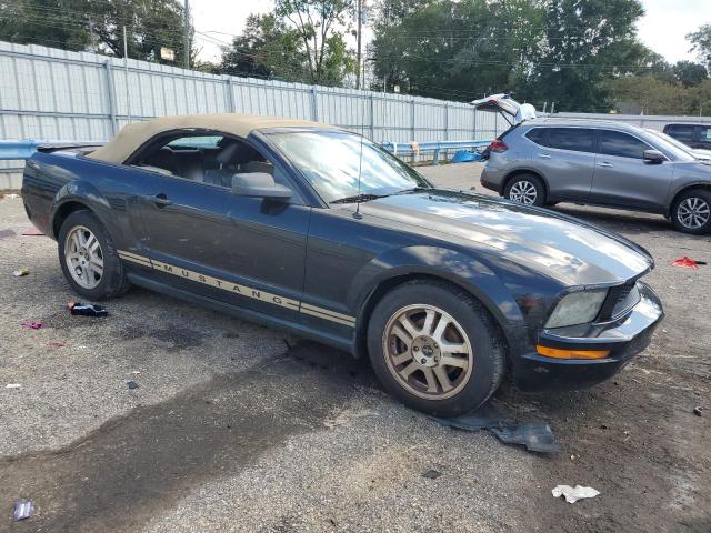 1ZVFT84N375229708 - 2007 FORD MUSTANG BLACK photo 4