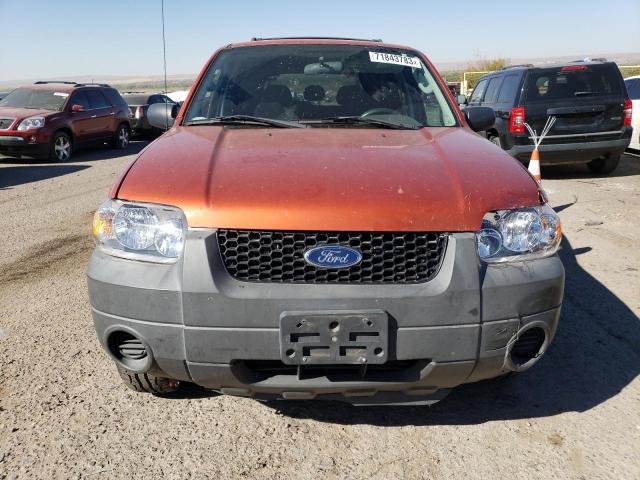 1FMYU92ZX5KB95250 - 2005 FORD ESCAPE XLS ORANGE photo 5