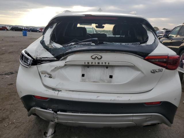 SJKCH5CR4JA046906 - 2018 INFINITI QX30 BASE WHITE photo 6