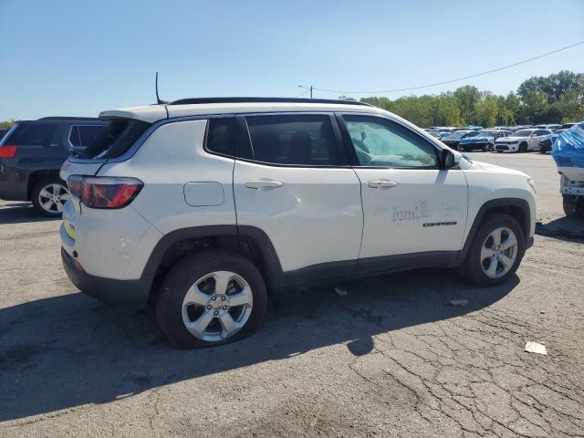 3C4NJDBB5KT702281 - 2019 JEP COMPASS LATITUDE Biały zdjęcie 3