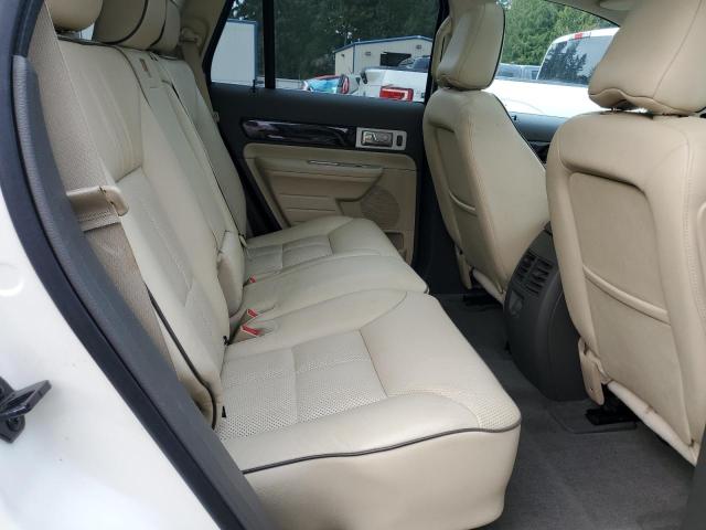 2LMDU88C88BJ26412 - 2008 LINCOLN MKX WHITE photo 11