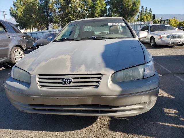 JT2BF28K8W0092713 - 1998 TOYOTA CAMRY LE SILVER photo 5