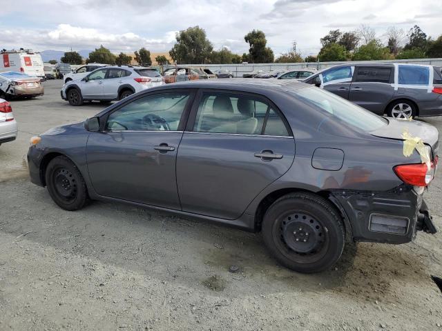 2T1BU4EE7DC009816 - 2013 TOYOTA COROLLA BASE Grau Foto 2