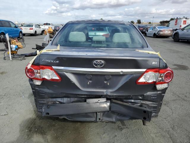 2T1BU4EE7DC009816 - 2013 TOYOTA COROLLA BASE Grau Foto 6