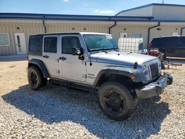1C4BJWDG1GL139708 - 2016 JEEP WRANGLER U SPORT Արծաթագույն լուսանկար 4