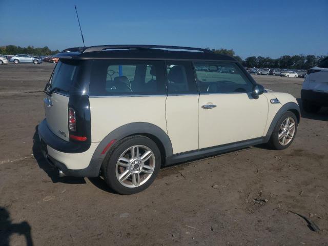 WMWZG3C54BTY30913 - 2011 MINI COOPER S CLUBMAN CREAM photo 3