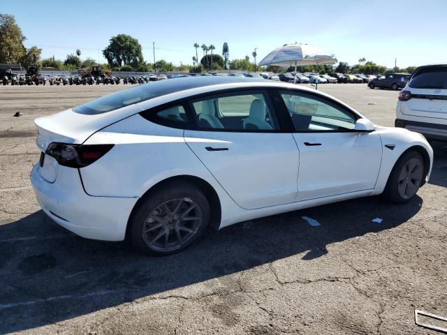 5YJ3E1EA0NF362344 - 2022 TESLA MODEL 3 أبيض صورة 3