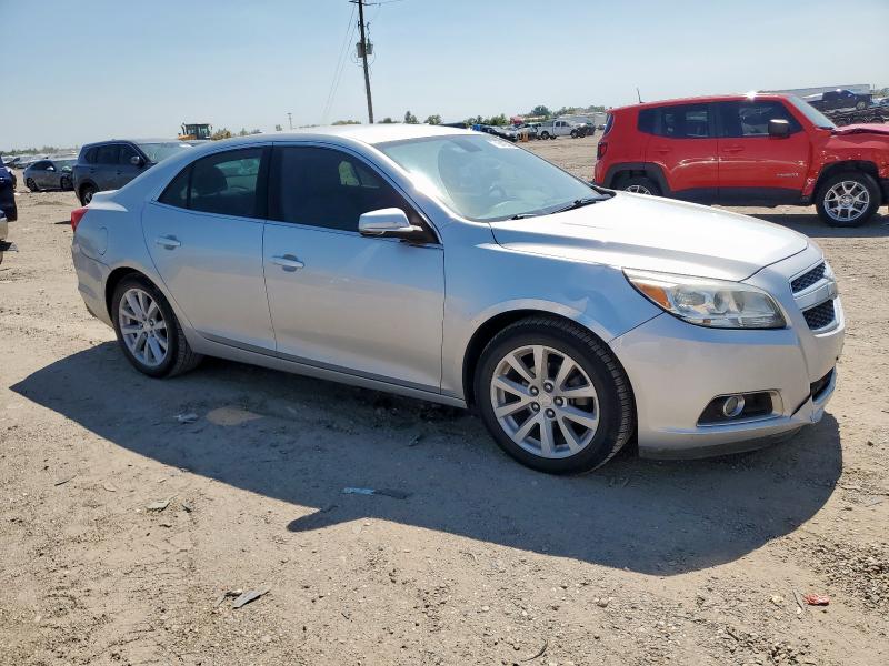 1G11E5SA4DF287637 - 2013 CHEVROLET MALIBU 2LT 银色 照片 4
