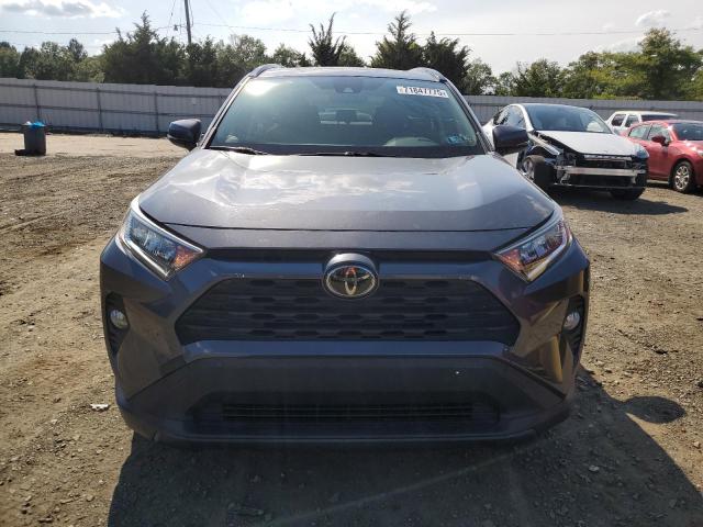 JTMP1RFV3KD513399 - 2019 TOYOTA RAV4 XLE 灰色 照片 5