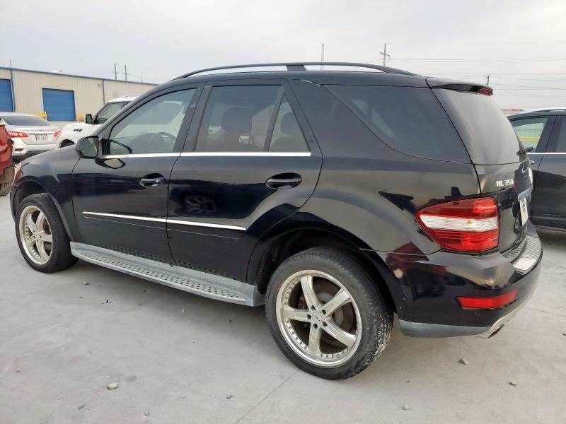4JGBB8GB0AA600906 - 2010 MERCEDES-BENZ ML 350 4MATIC BLACK photo 2