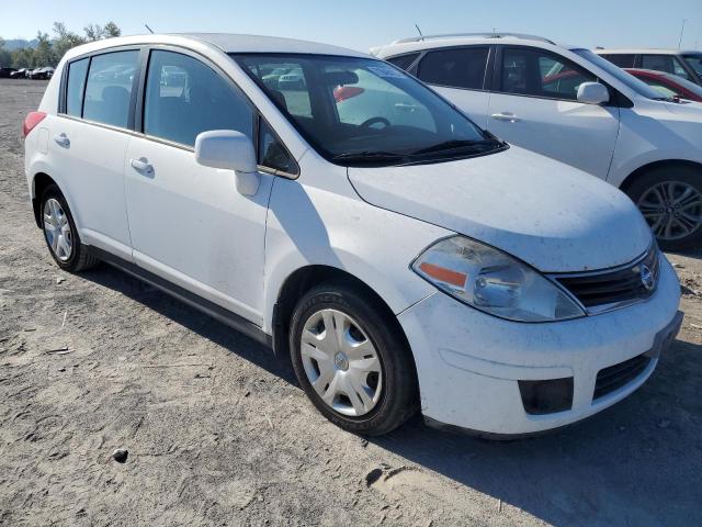 3N1BC1CP4AL438252 - 2010 NISSAN VERSA S WHITE photo 4