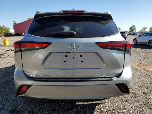 5TDFZRBH7LS037829 - 2020 TOYOTA HIGHLANDER PLATINUM SILVER photo 6